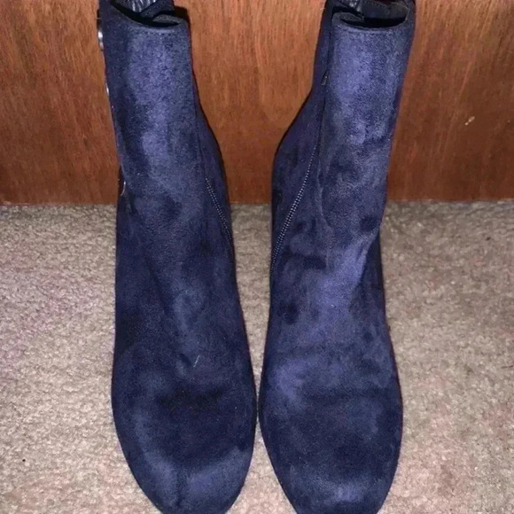 Women’s Size 6 Velvet Boot Heels - Picture 2 of 5